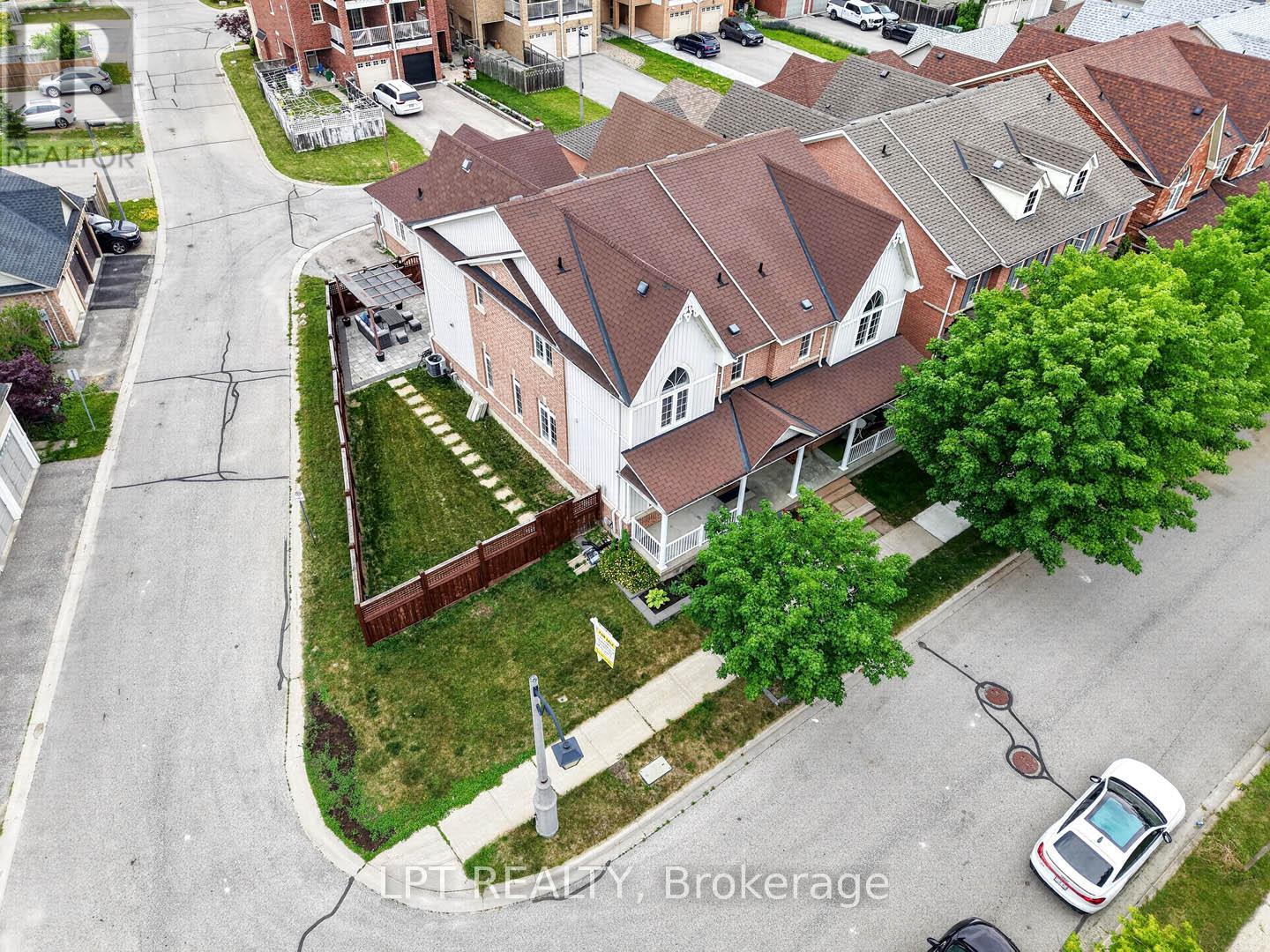 32 WILLIAM GASPAR COURT - 3