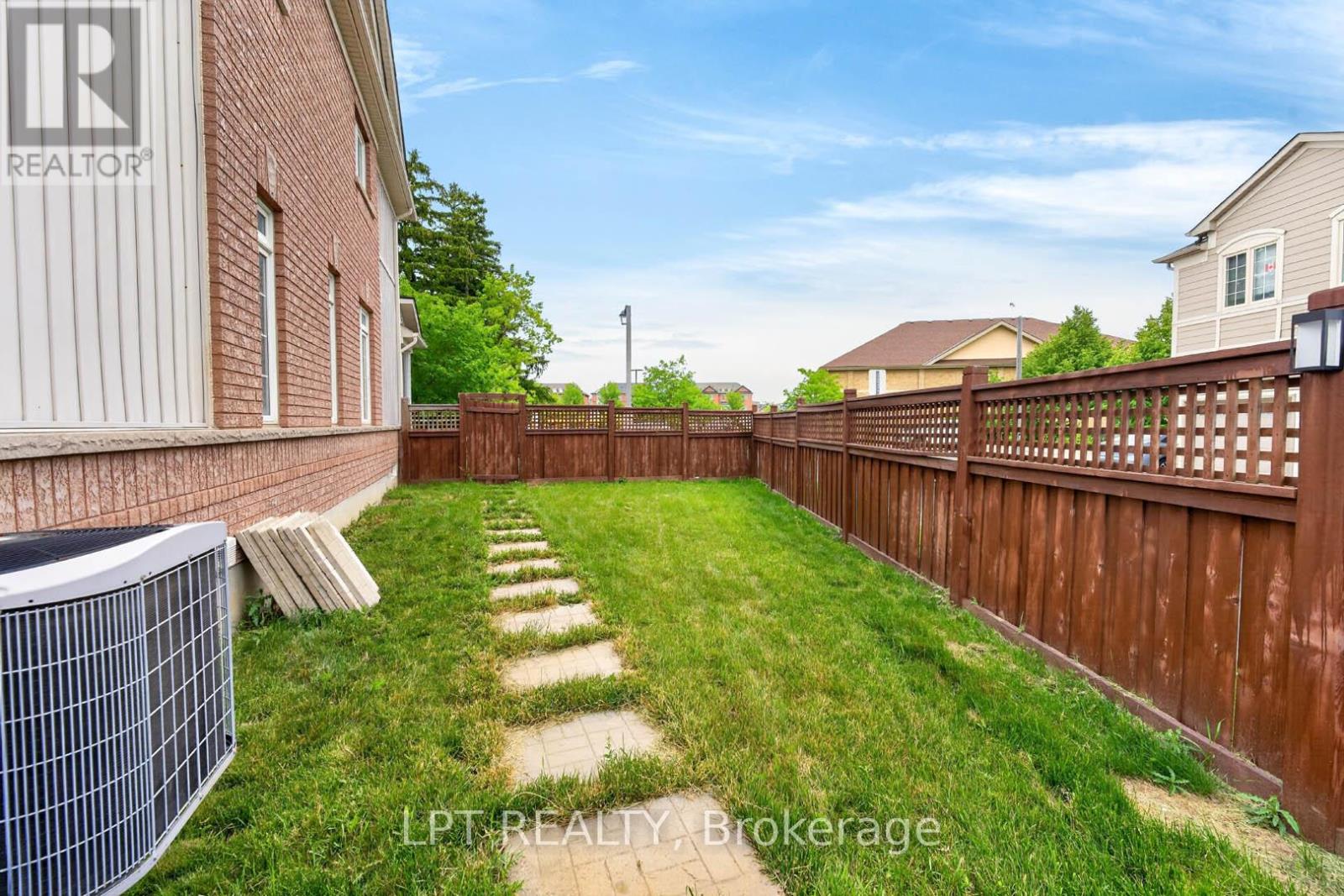 32 WILLIAM GASPAR COURT - 39