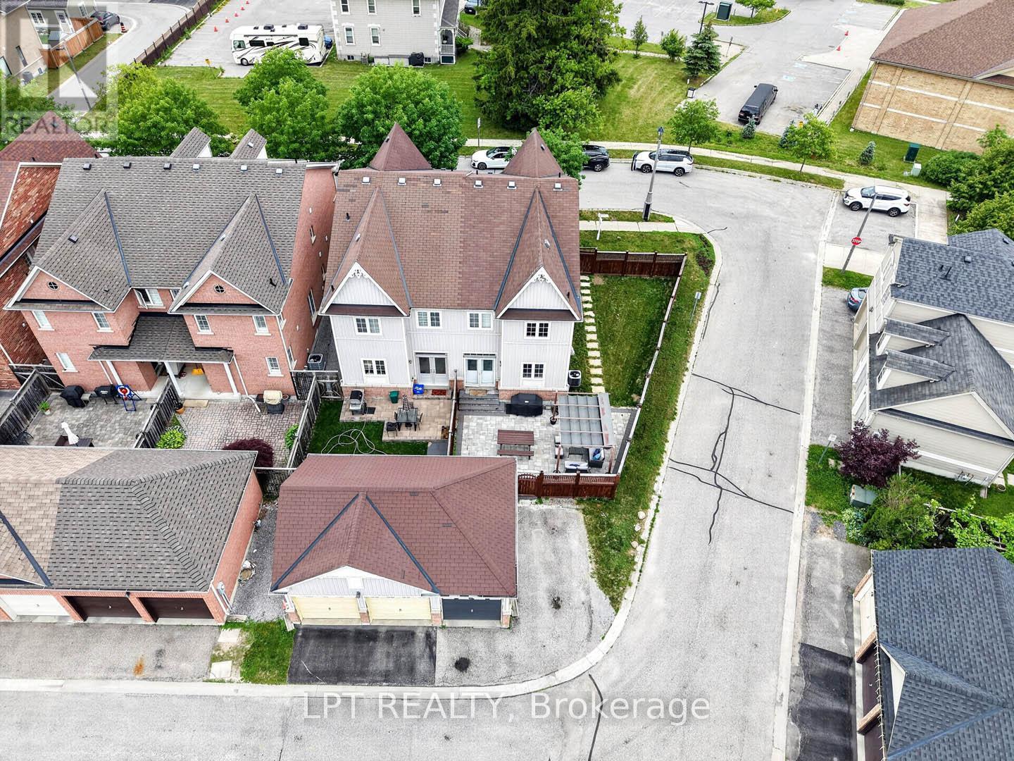 32 WILLIAM GASPAR COURT - 4