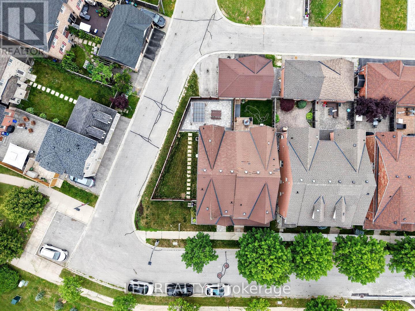 32 WILLIAM GASPAR COURT - 45
