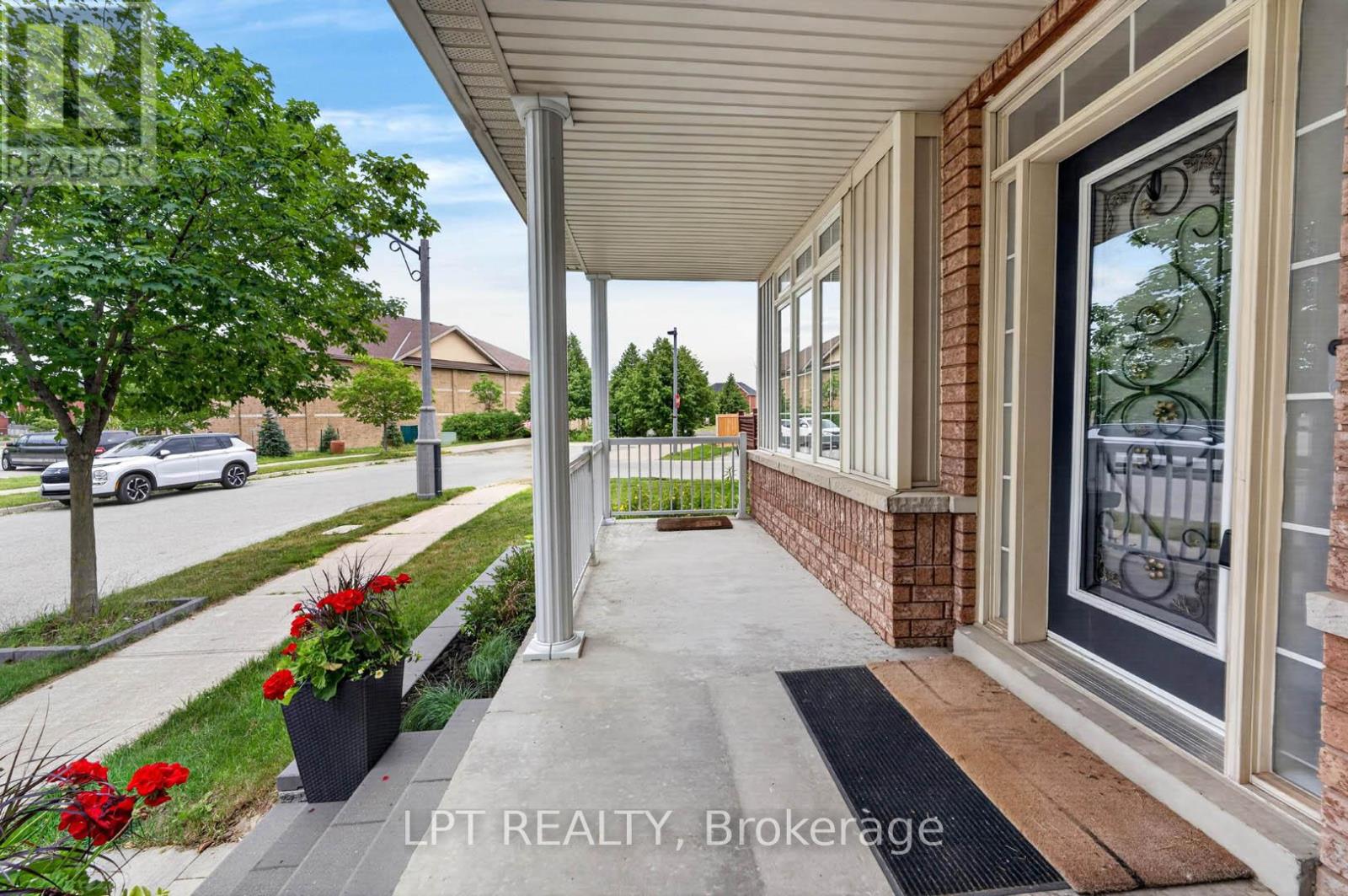 32 WILLIAM GASPAR COURT - 7