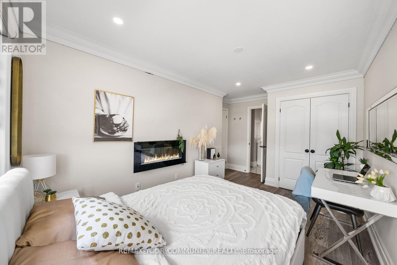 37 COPPERSTONE CRESCENT - 24