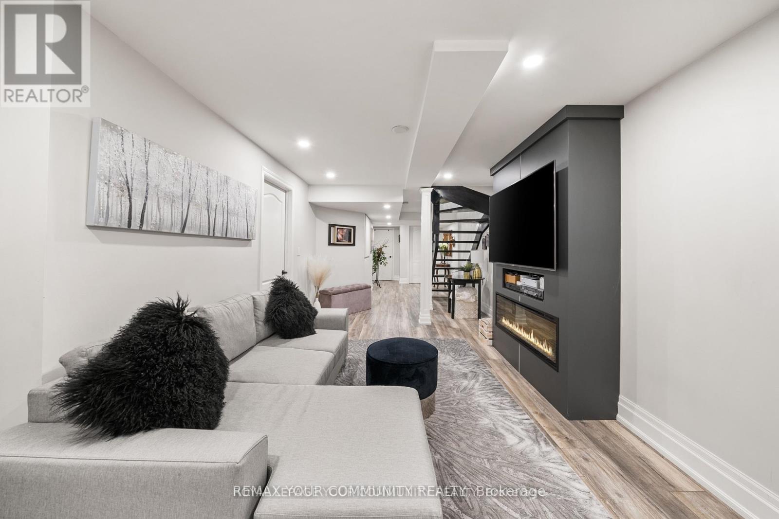 37 COPPERSTONE CRESCENT - 30