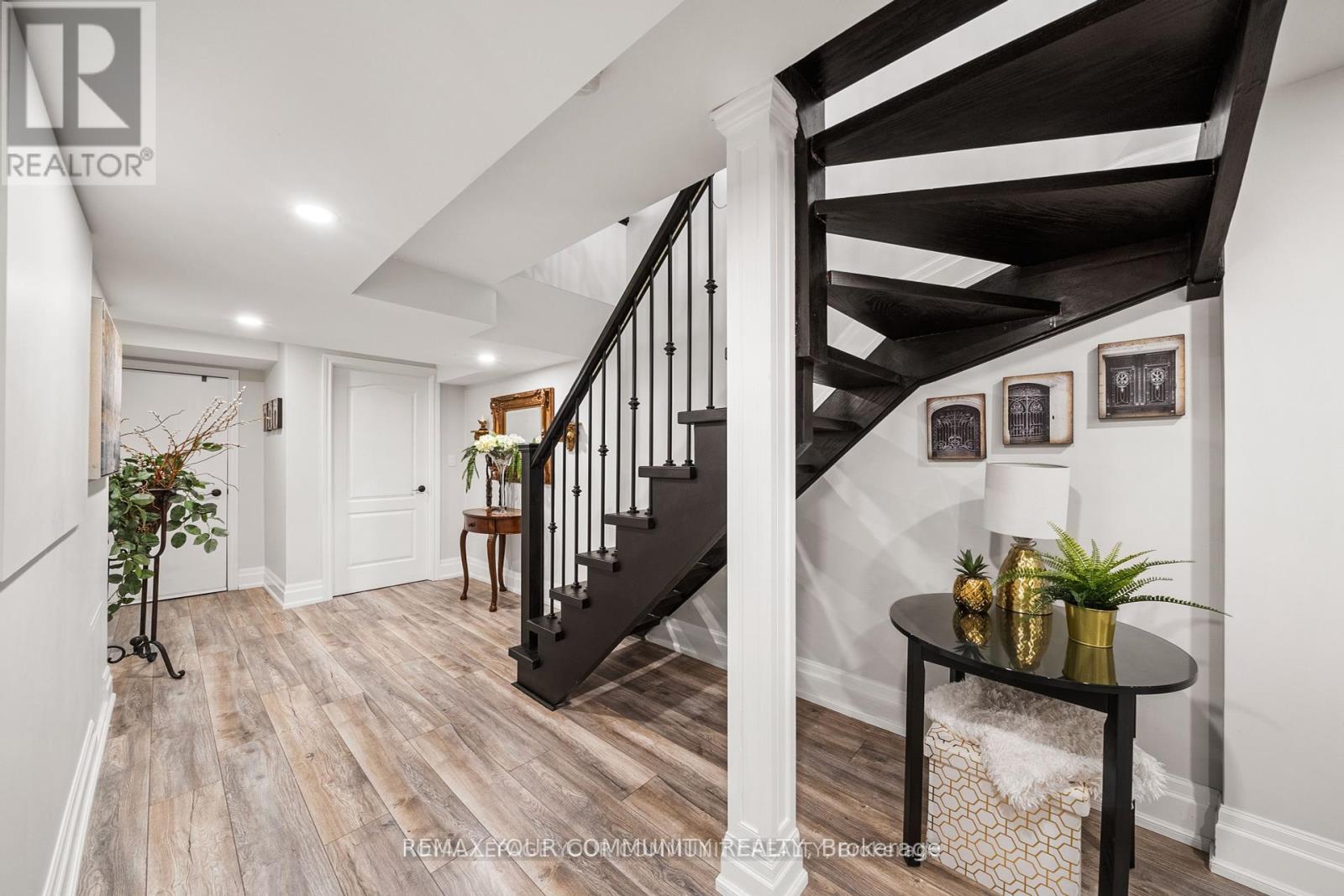 37 COPPERSTONE CRESCENT - 33