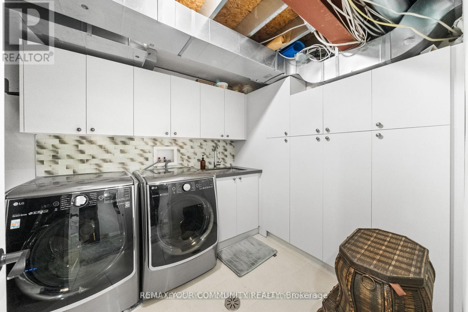 37 COPPERSTONE CRESCENT - 34