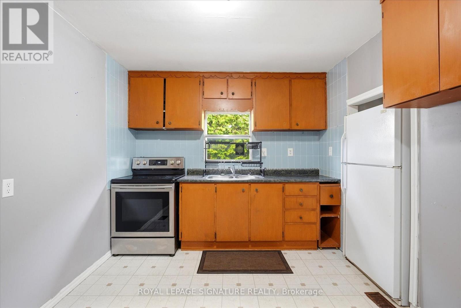 54 FARLEY CIRCLE - 16