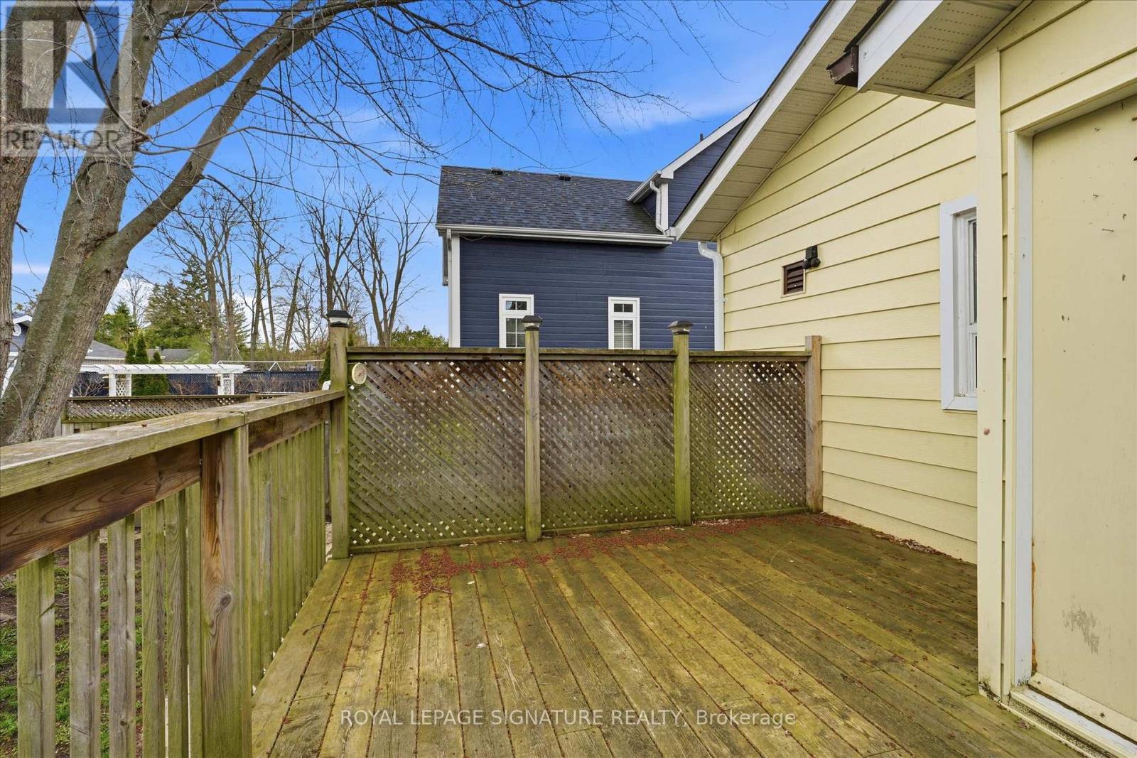 54 FARLEY CIRCLE - 26