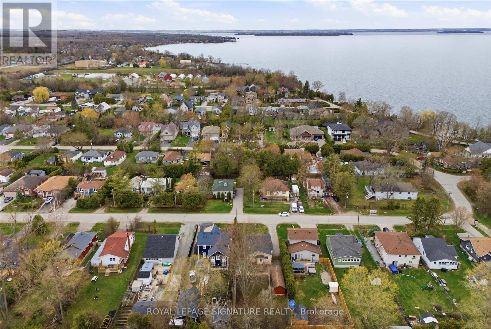 54 FARLEY CIRCLE - 35