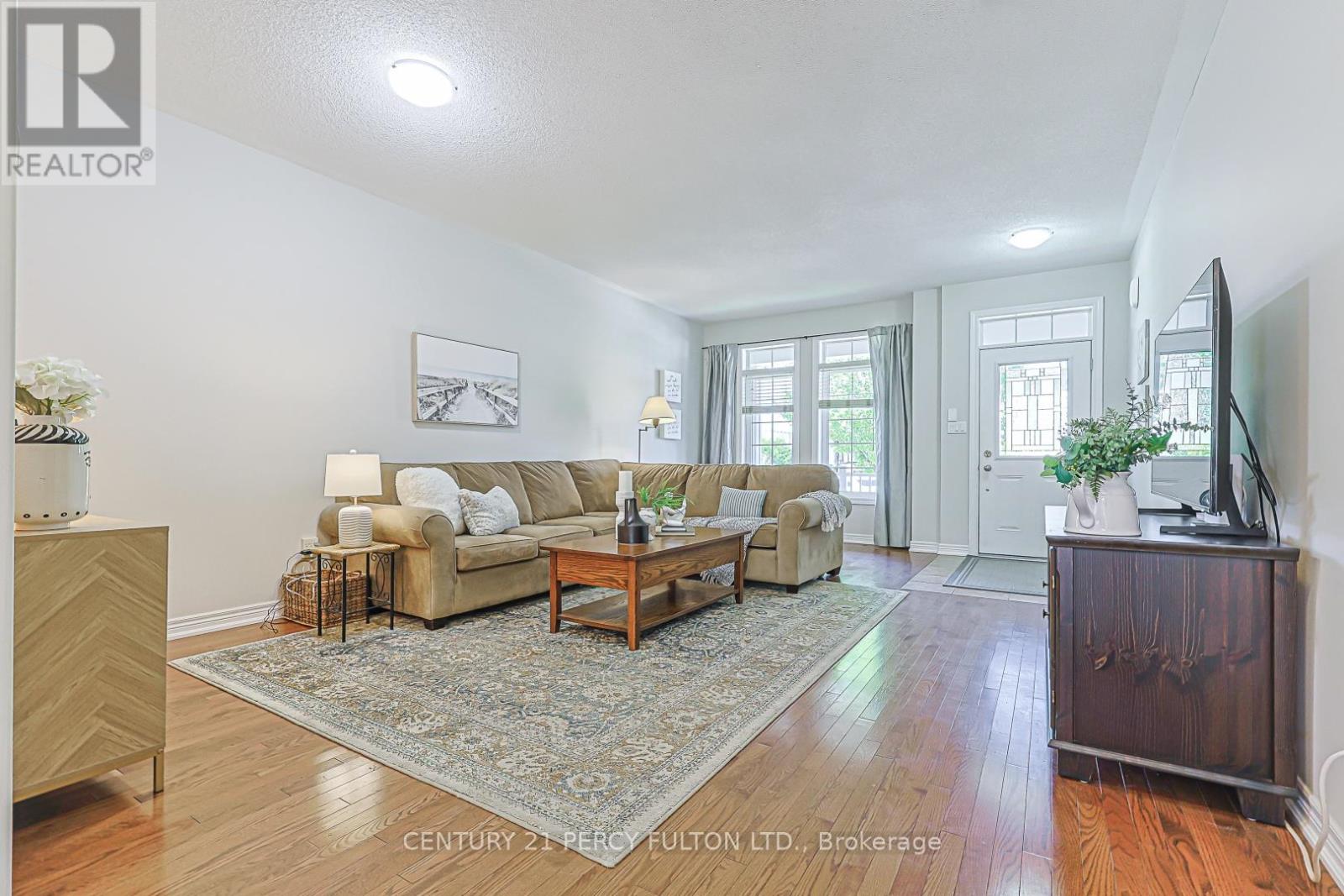 42 ARTHUR CASE CRESCENT - 11