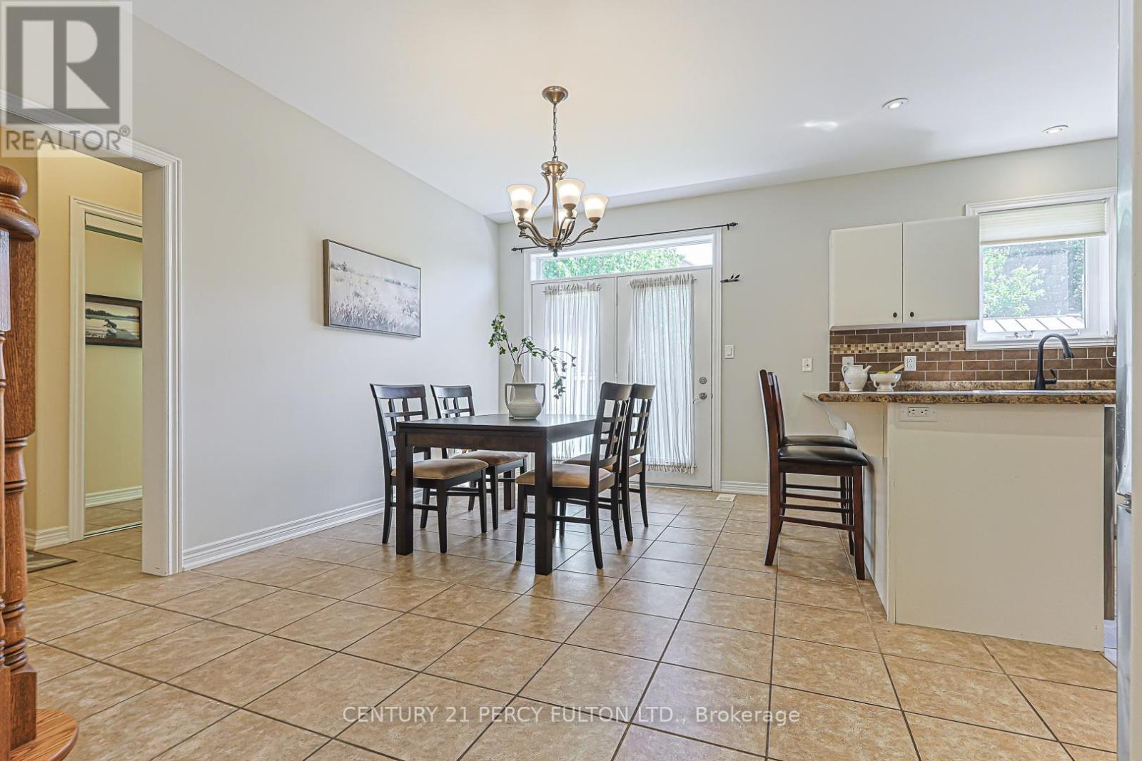 42 ARTHUR CASE CRESCENT - 12
