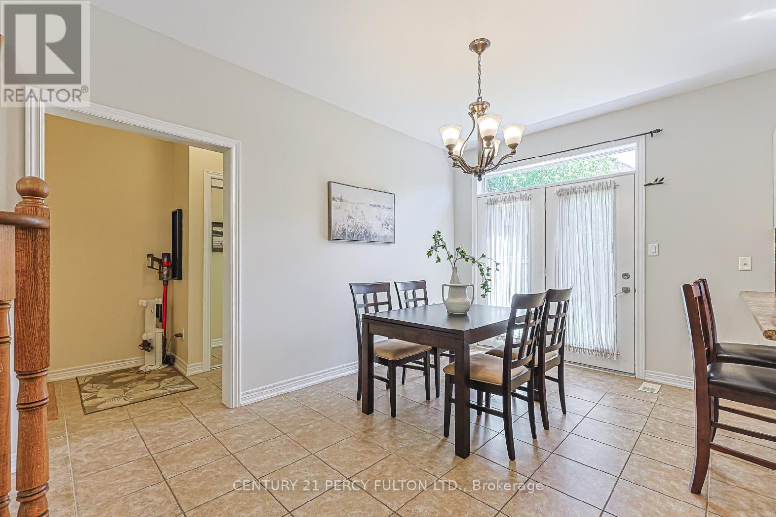 42 ARTHUR CASE CRESCENT - 13