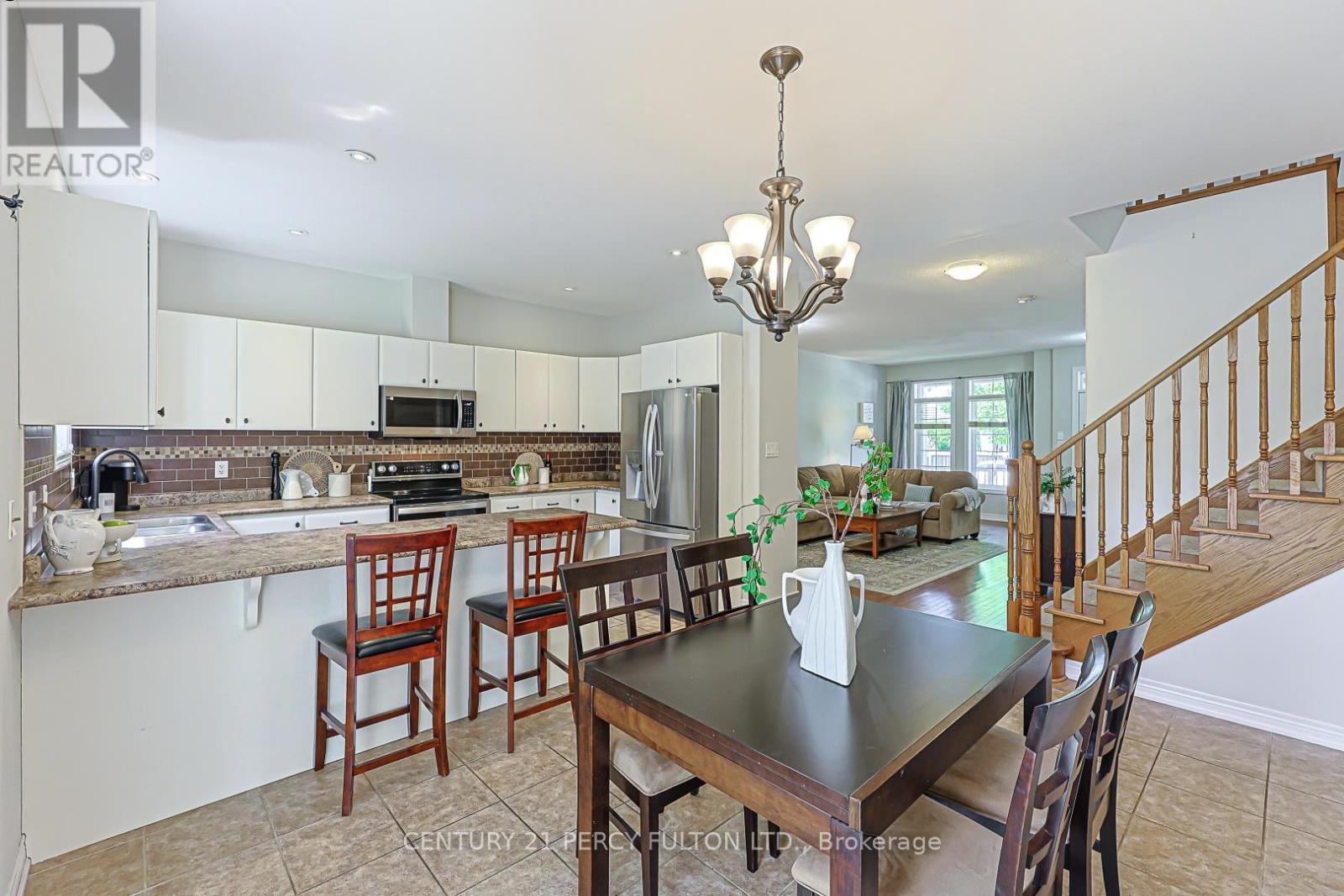 42 ARTHUR CASE CRESCENT - 16
