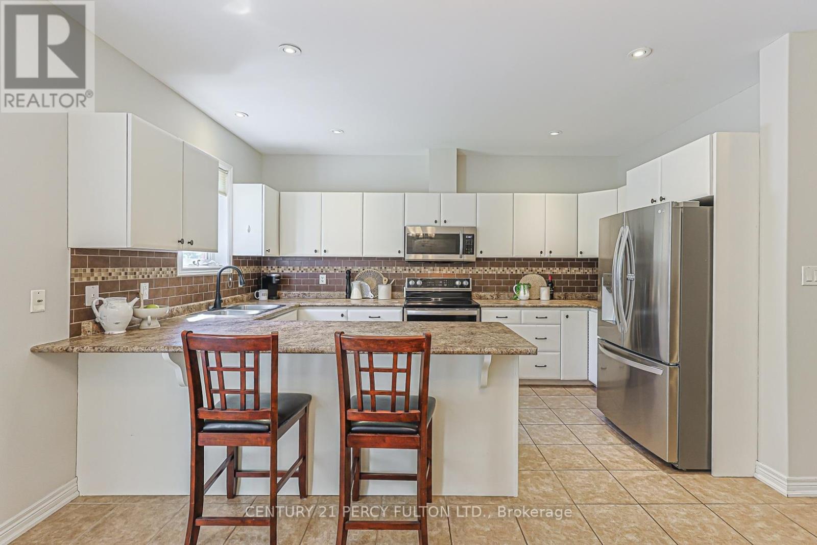 42 ARTHUR CASE CRESCENT - 17