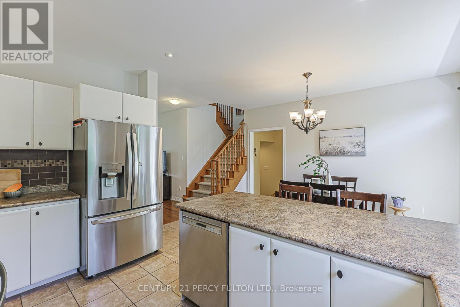 42 ARTHUR CASE CRESCENT - 21