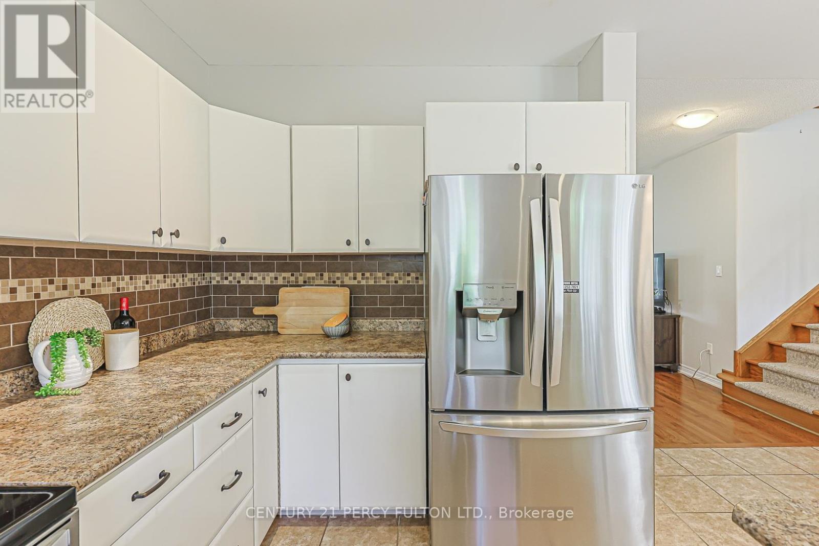 42 ARTHUR CASE CRESCENT - 22
