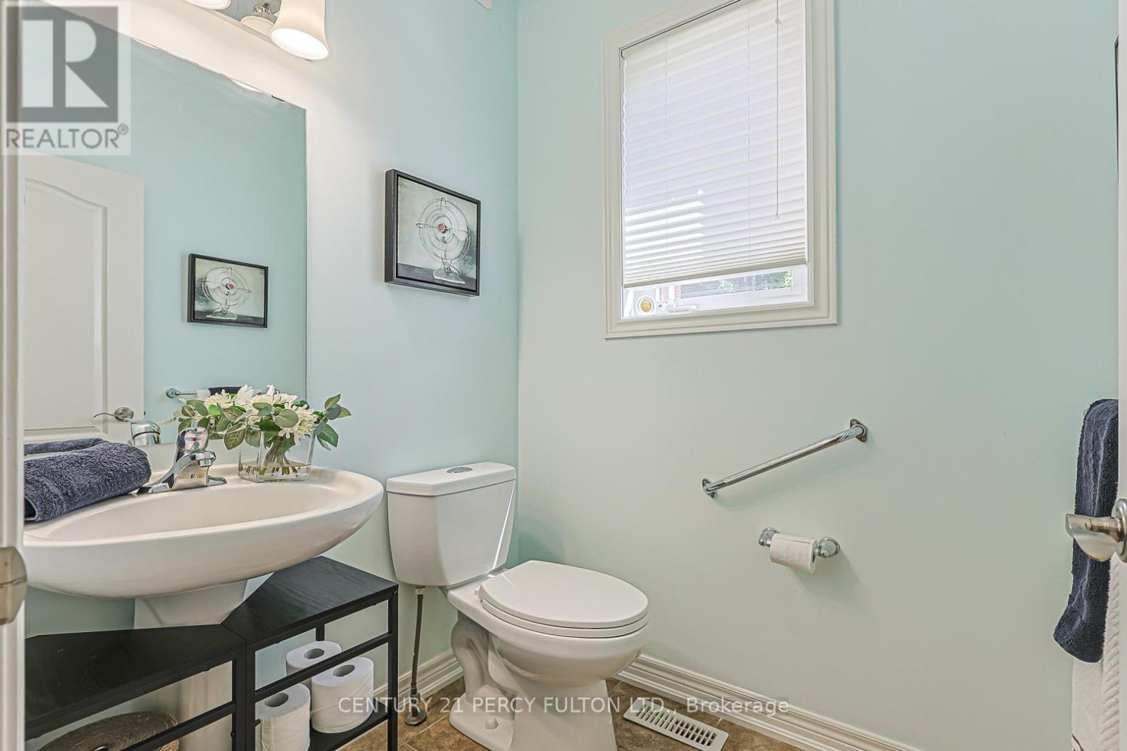 42 ARTHUR CASE CRESCENT - 24