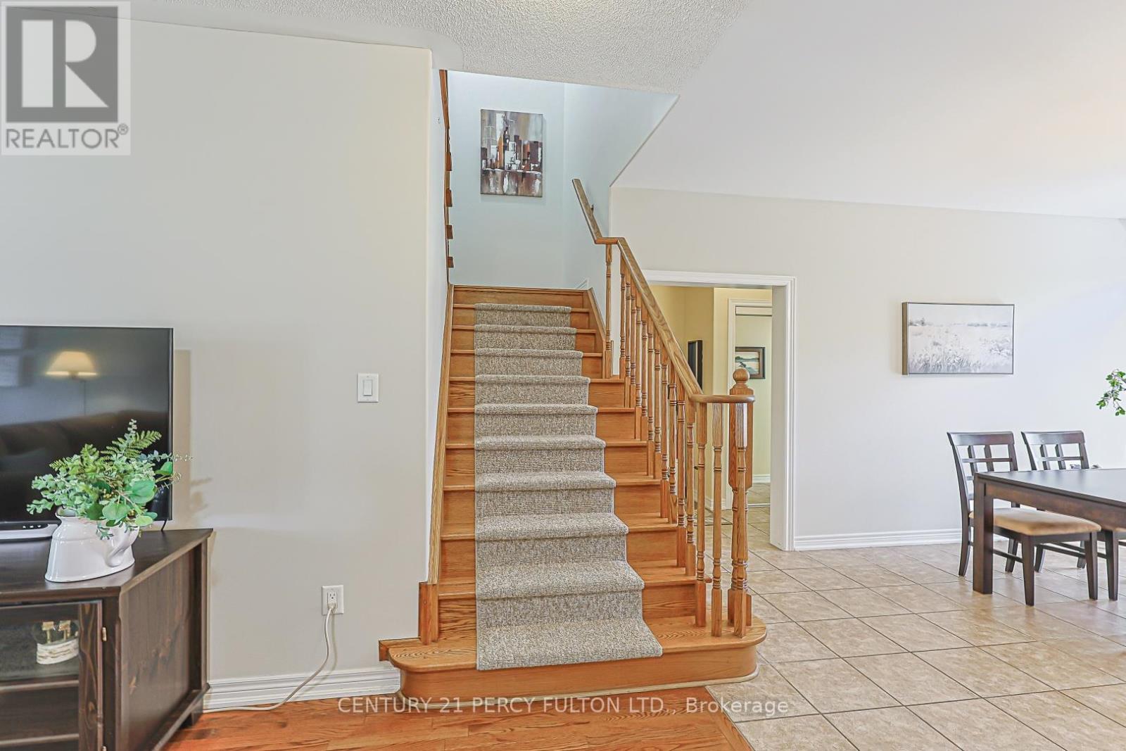 42 ARTHUR CASE CRESCENT - 25