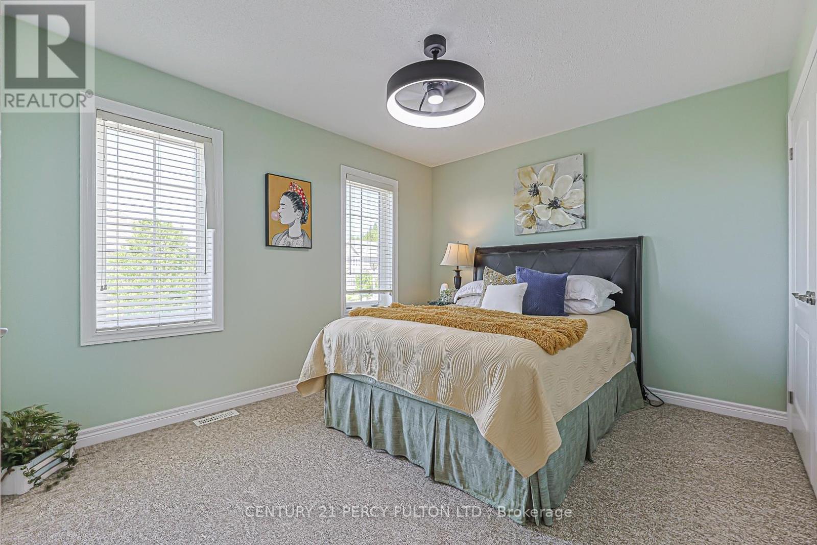 42 ARTHUR CASE CRESCENT - 37