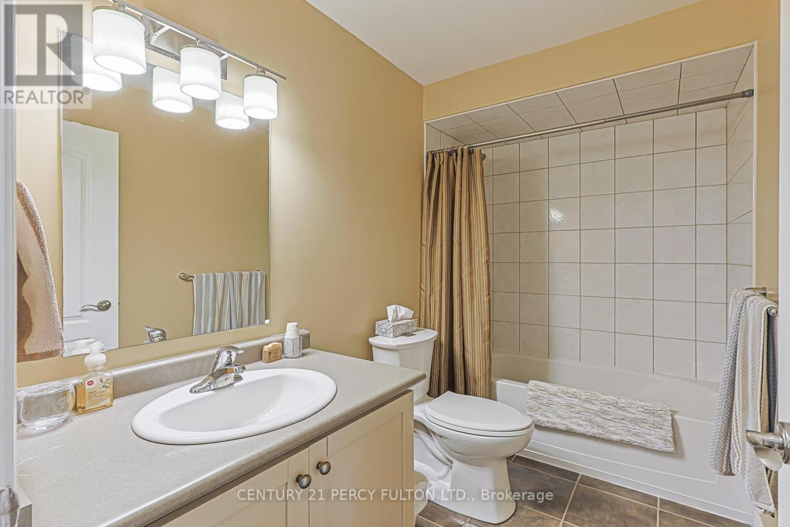 42 ARTHUR CASE CRESCENT - 39