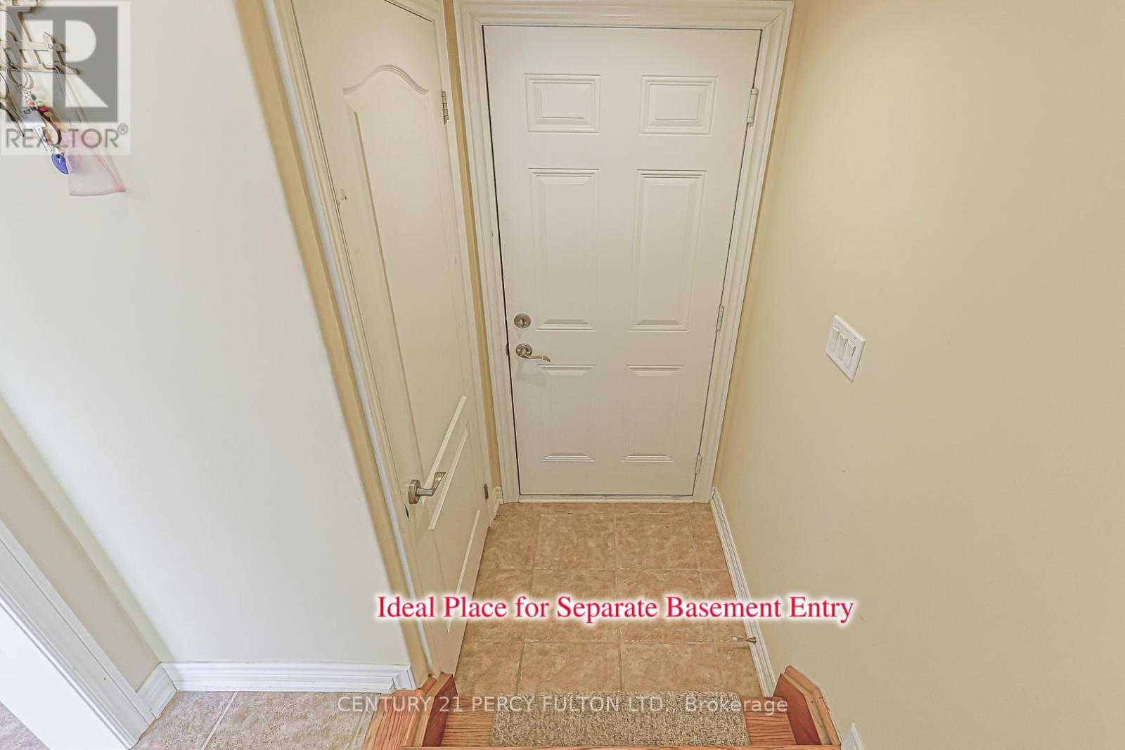 42 ARTHUR CASE CRESCENT - 40