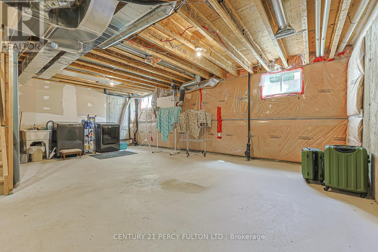 42 ARTHUR CASE CRESCENT - 42