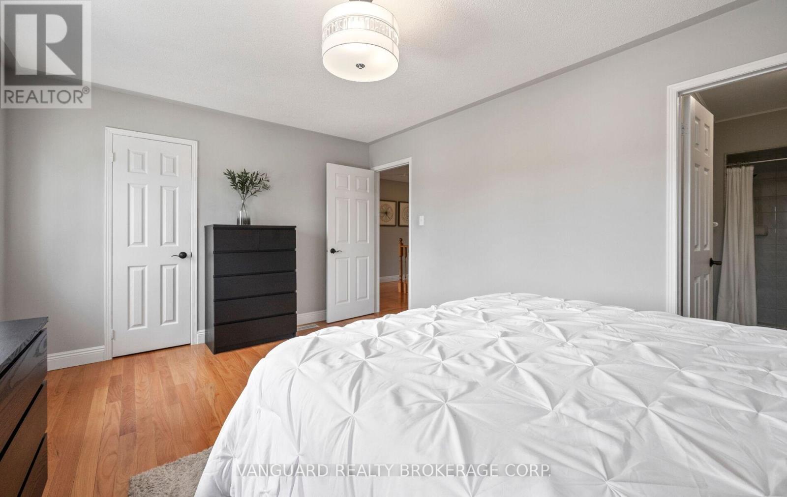 22 MONTEITH CRESCENT - 37
