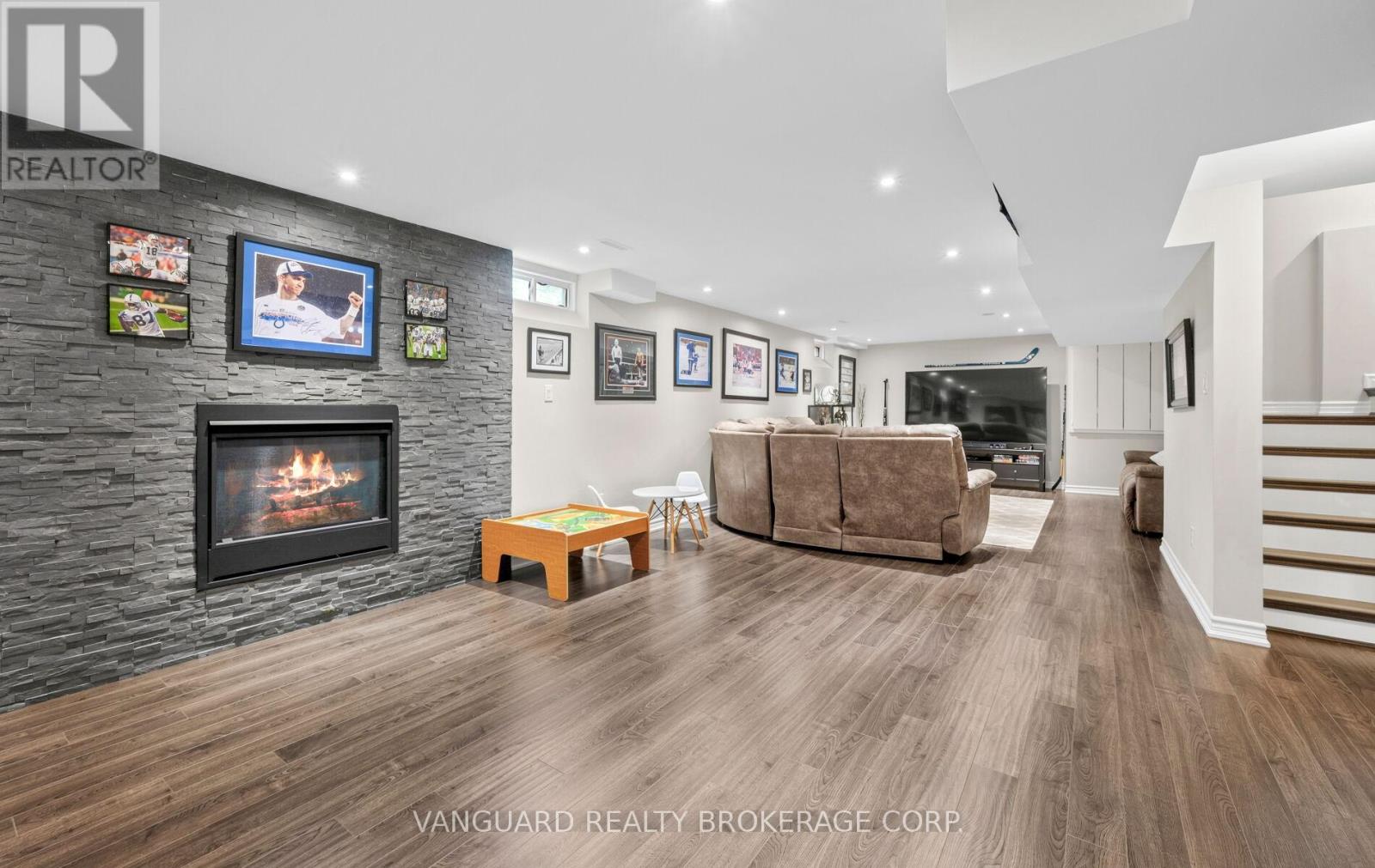 22 MONTEITH CRESCENT - 42
