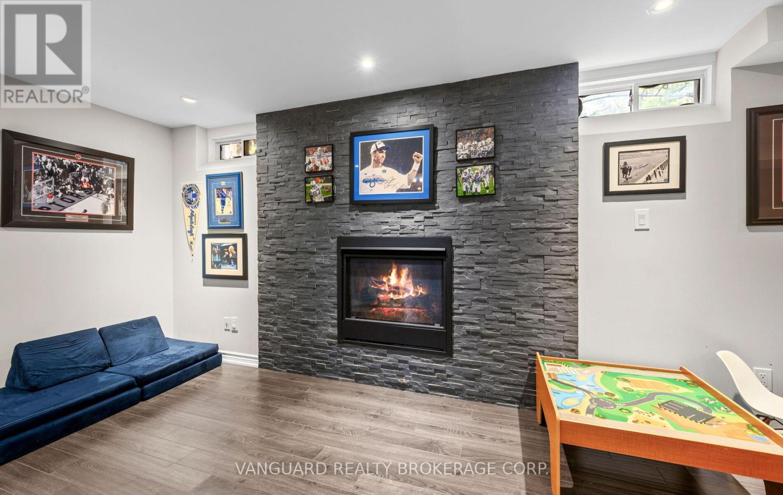 22 MONTEITH CRESCENT - 43