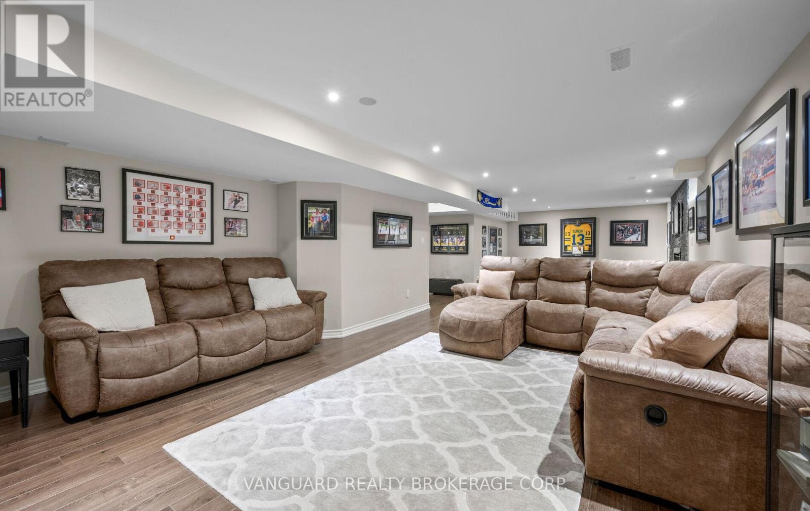 22 MONTEITH CRESCENT - 45