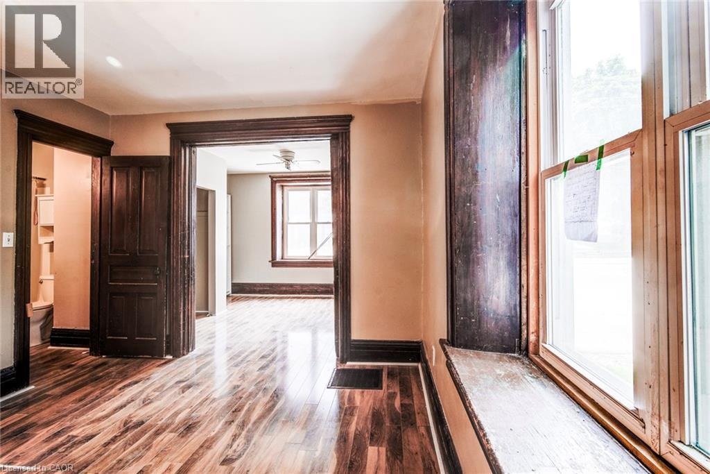 5 GEORGE Street S - 16