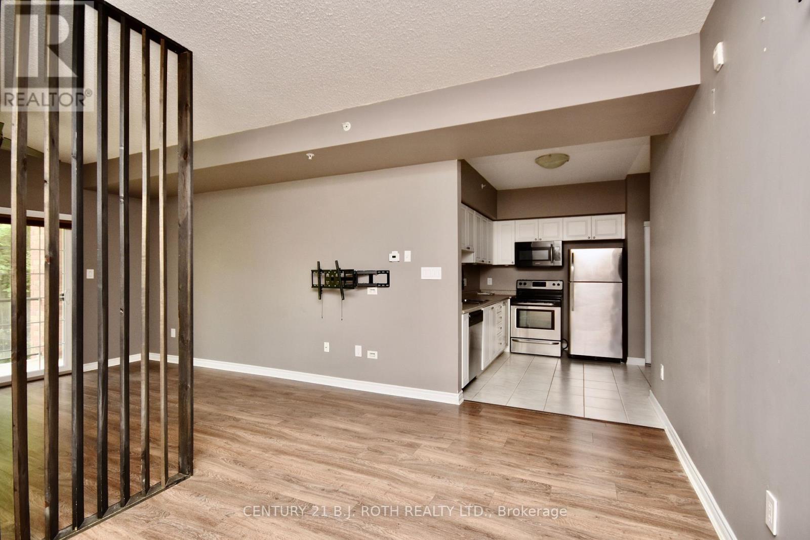 #104 43 FERNDALE DRIVE S - 7