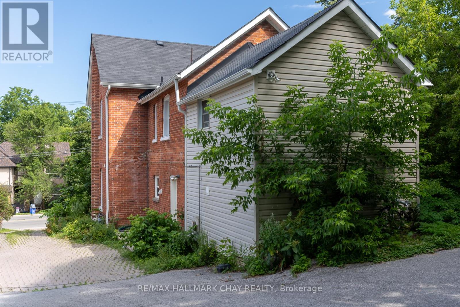 9 PENETANG STREET - 9