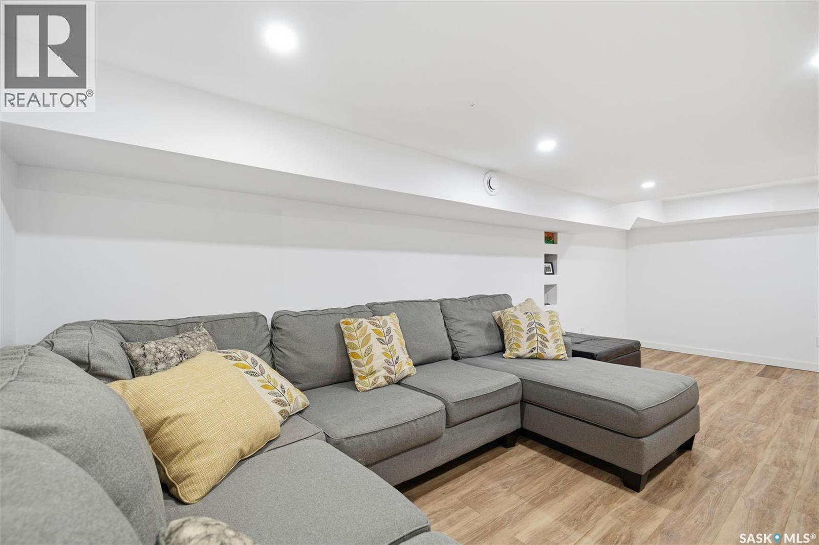 312 3rd STREET W - 26