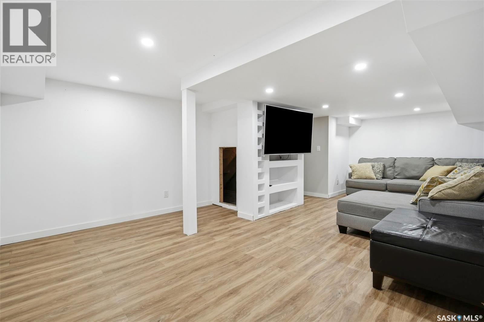 312 3rd STREET W - 27