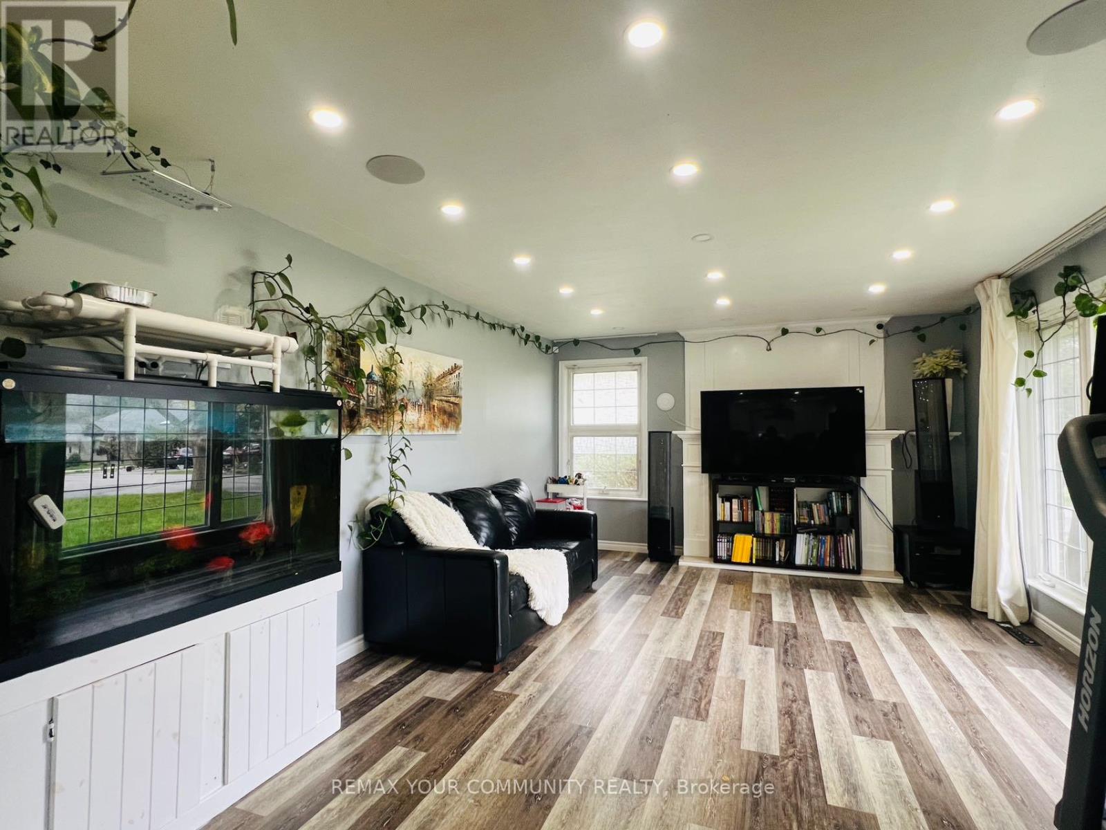 211 JAMES STREET - 7