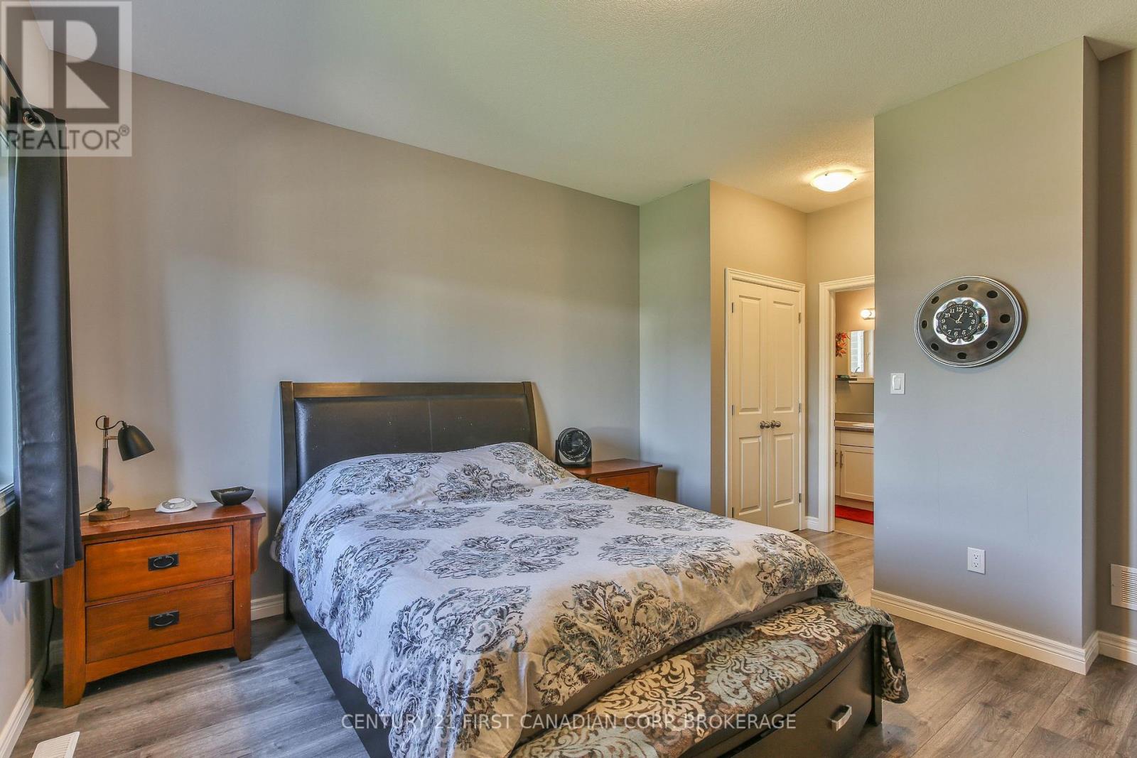 283 BOYD BOULEVARD - 17