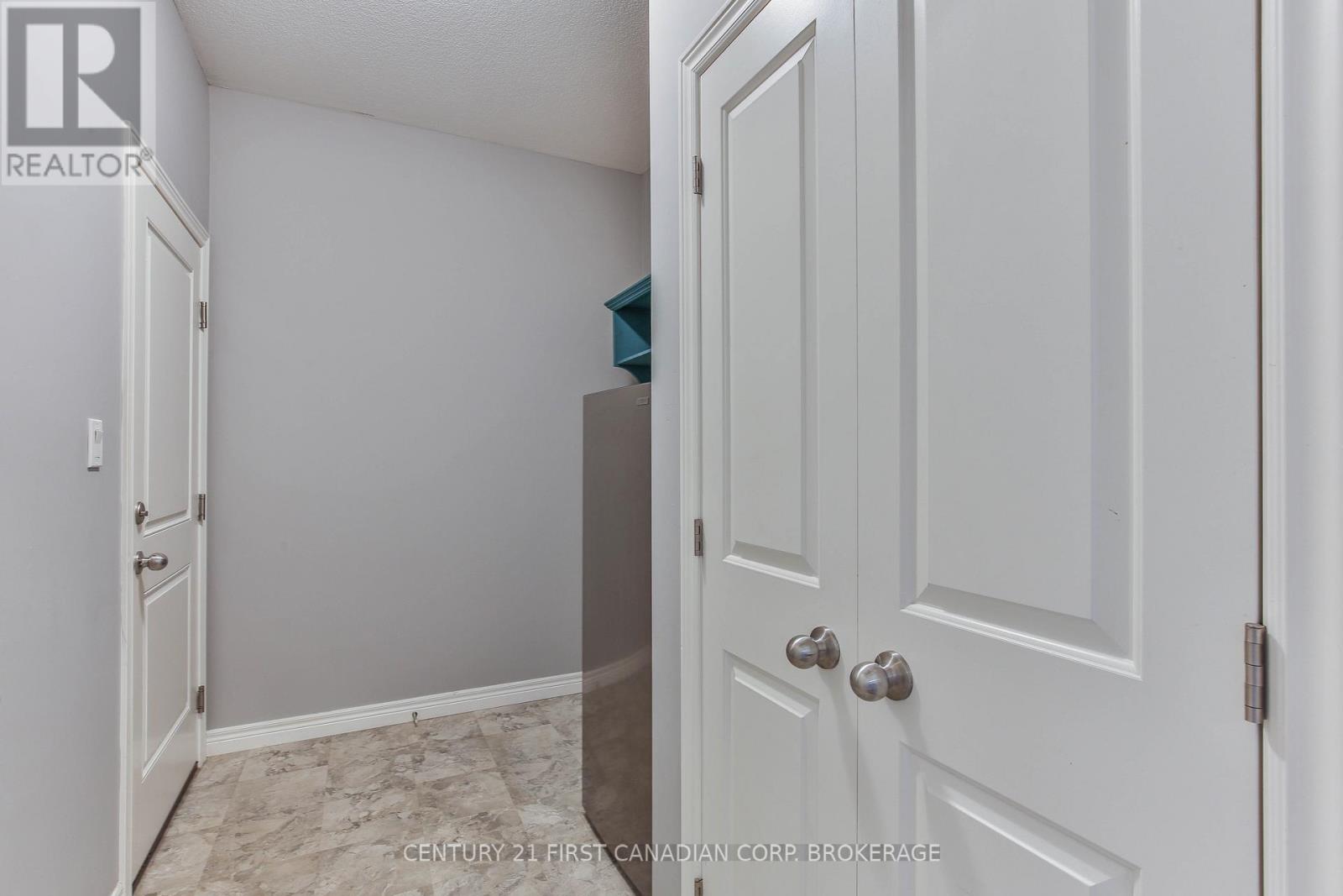283 BOYD BOULEVARD - 25