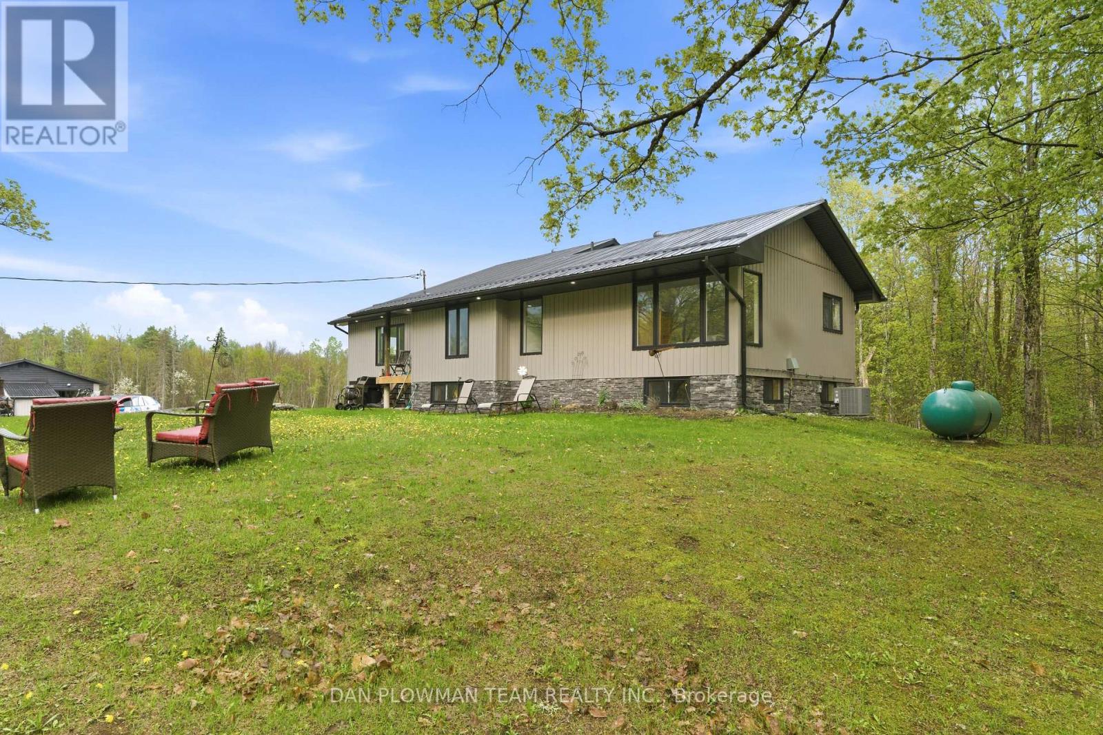 377 BALMER ROAD - 14