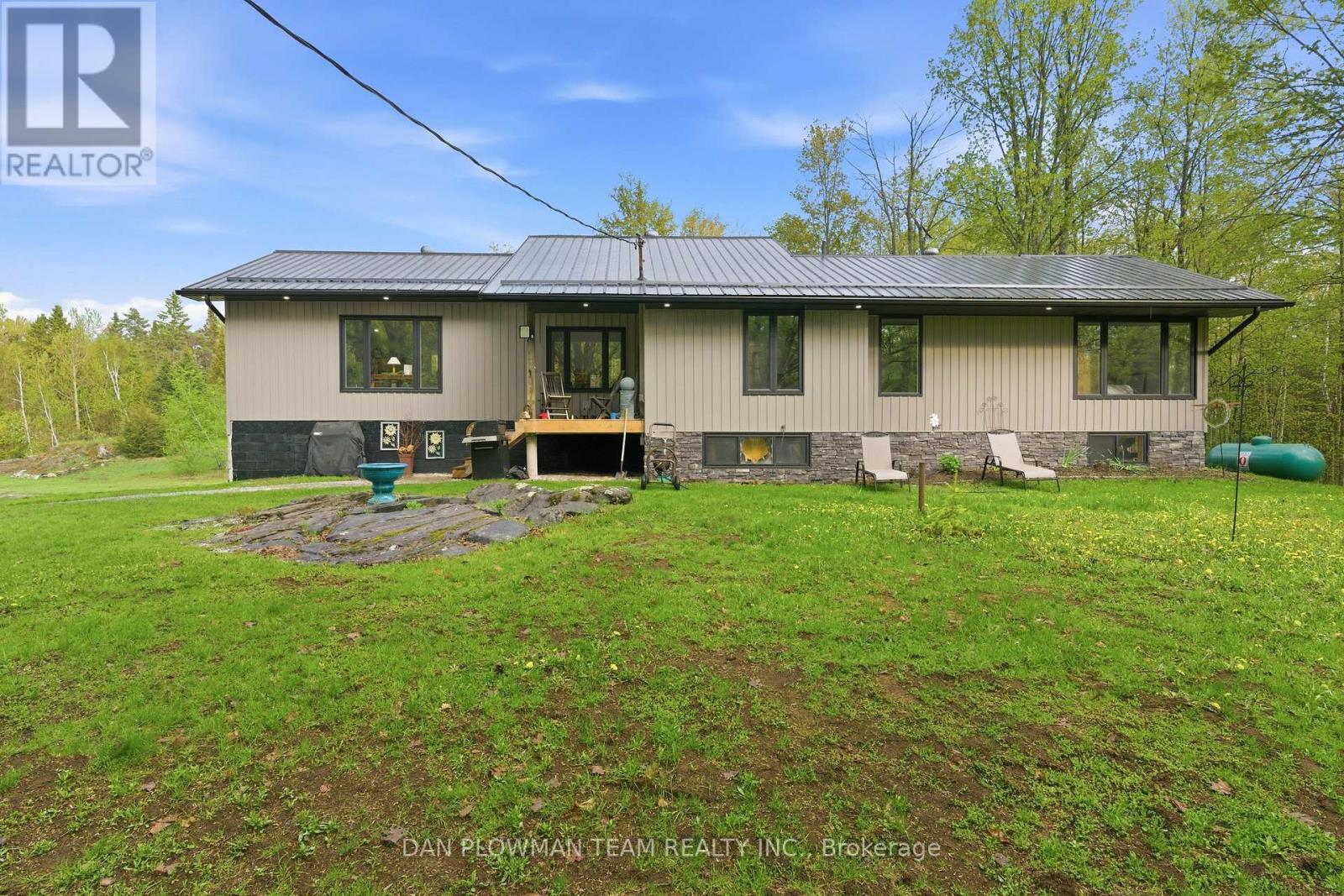 377 BALMER ROAD - 16