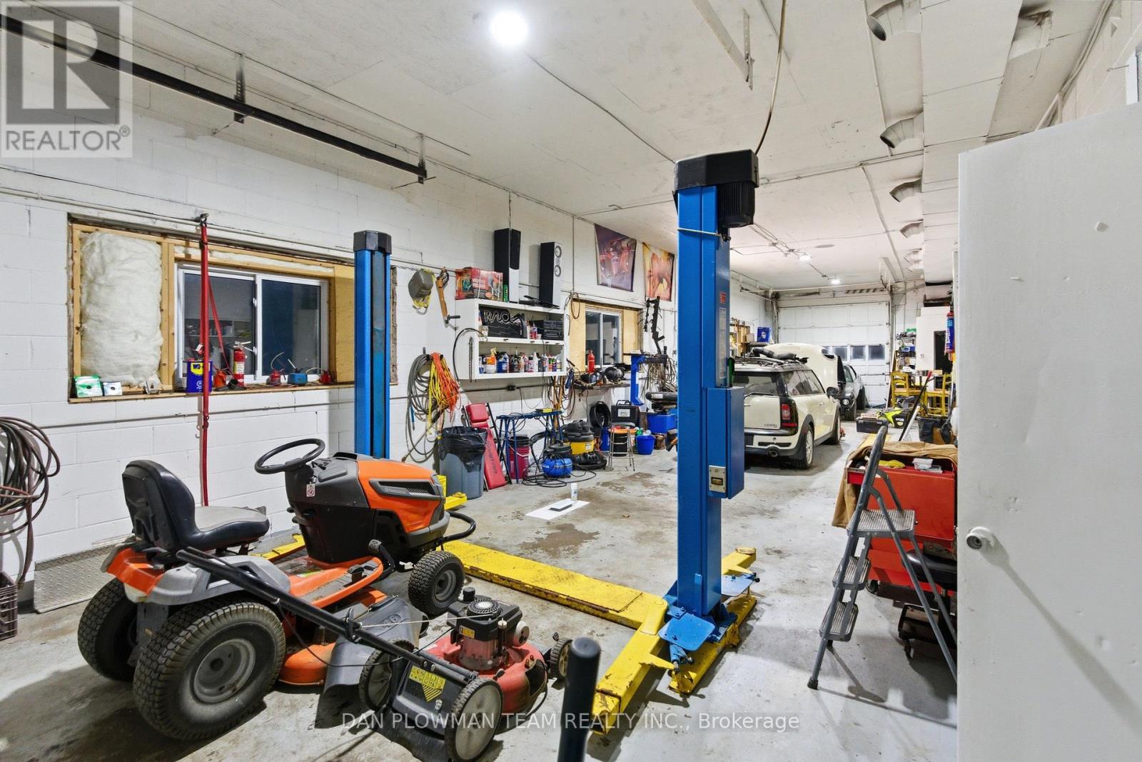 377 BALMER ROAD - 42