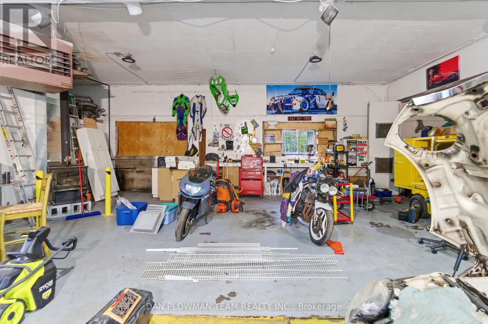 377 BALMER ROAD - 36