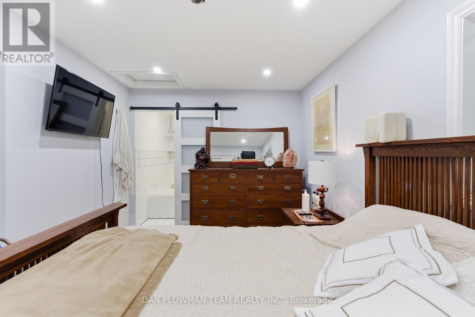 377 BALMER ROAD - 27