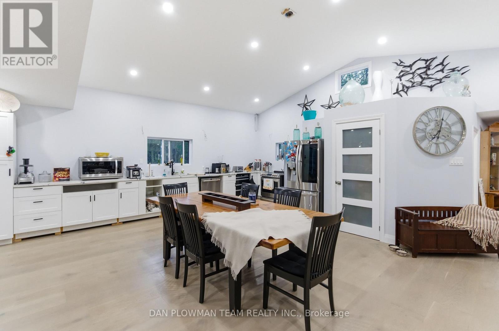377 BALMER ROAD - 19