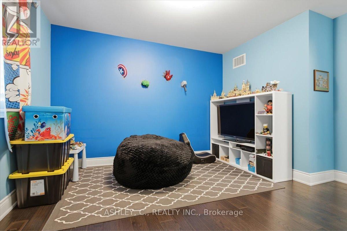 2177 VINELAND CRESCENT - 33
