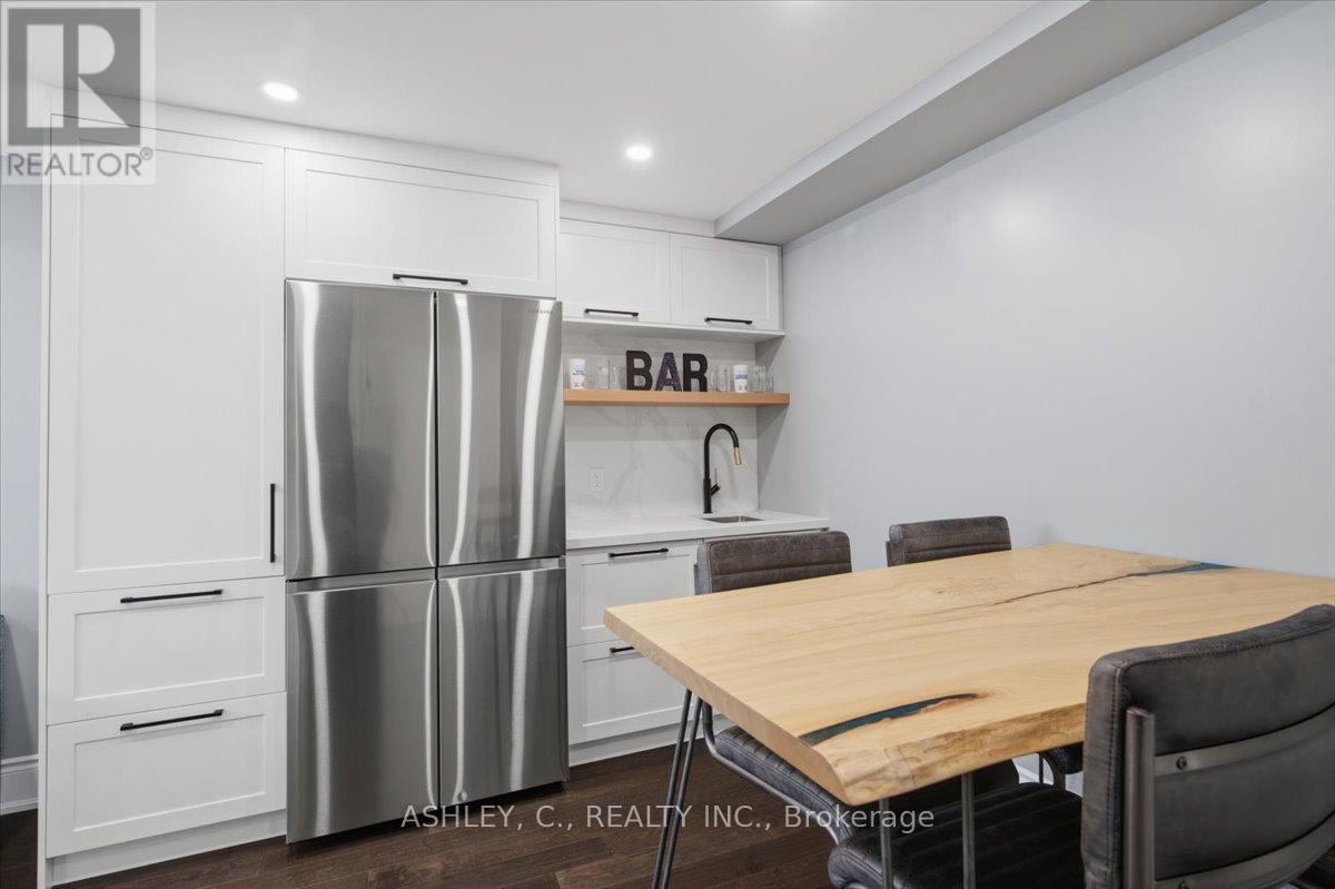 2177 VINELAND CRESCENT - 39