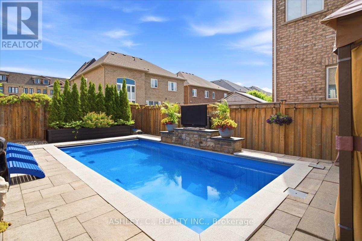 2177 VINELAND CRESCENT - 43