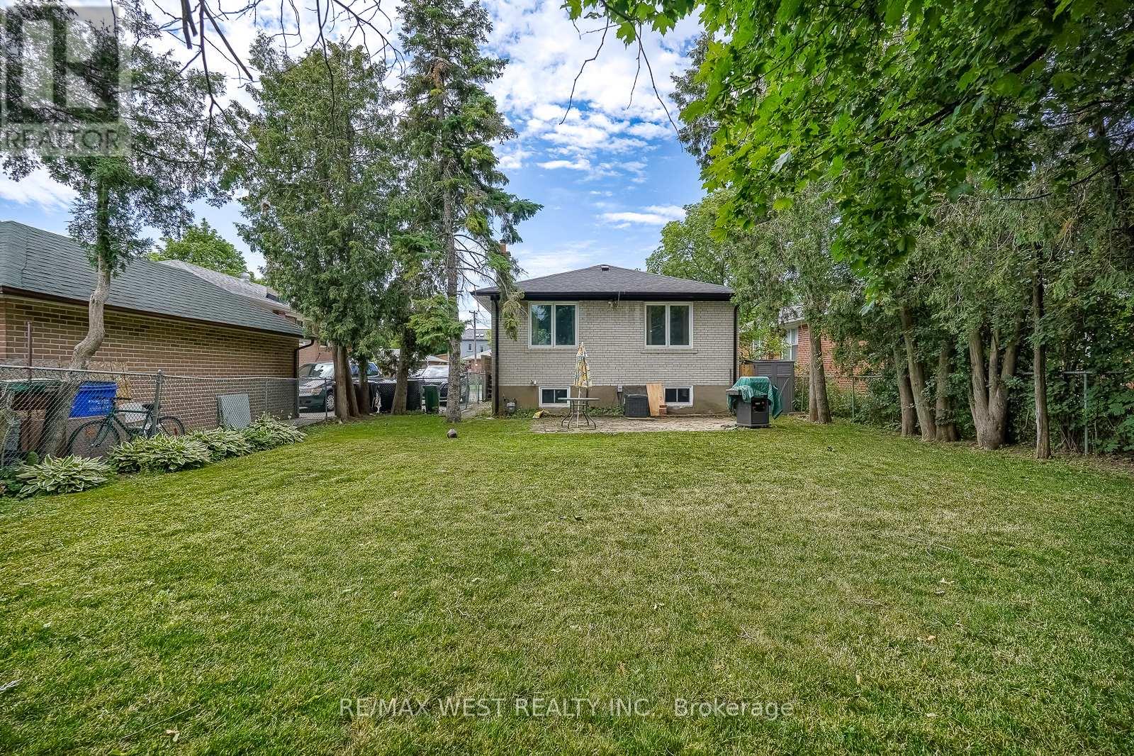 24 WAXHAM ROAD - 15