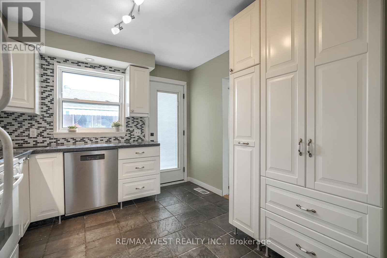 24 WAXHAM ROAD - Image 6