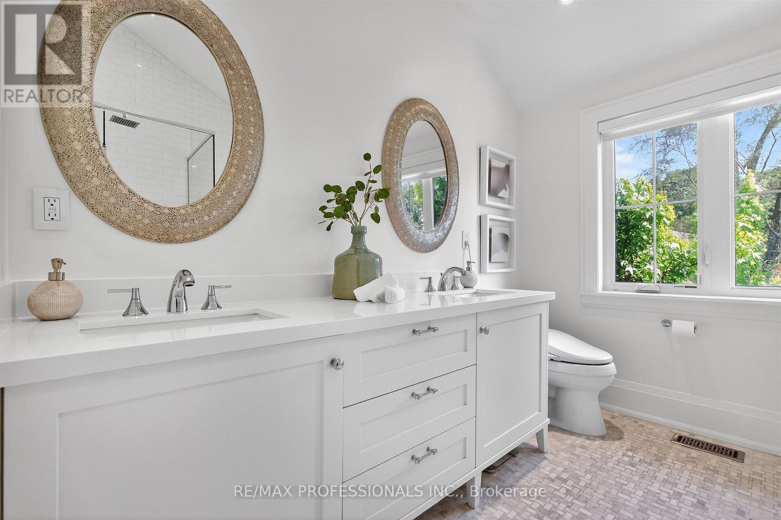 9 BERNICE AVENUE - 25
