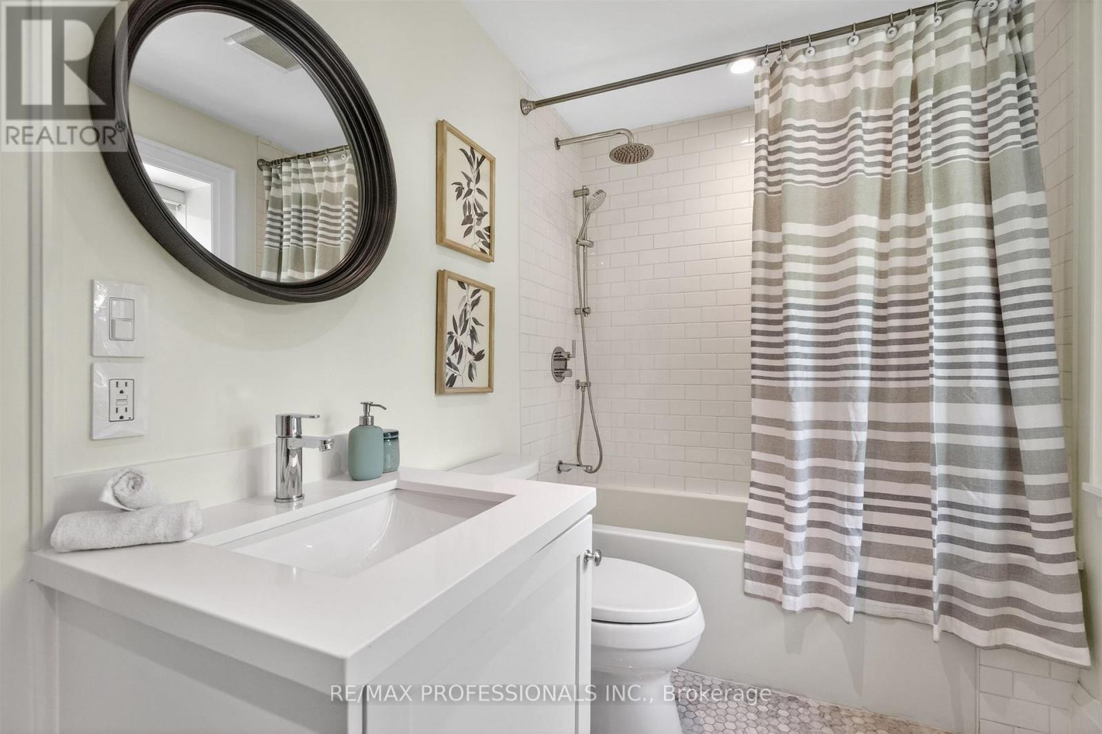 9 BERNICE AVENUE - 32